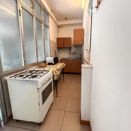 Apartment Phoenix Via Giolitti 3 Rif A809 *