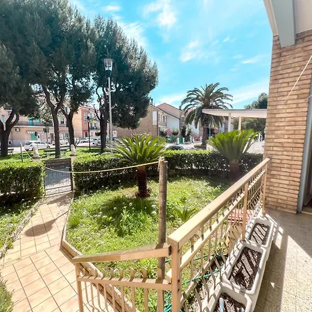 Apartment Phoenix Via Giolitti 3 Rif A809 *